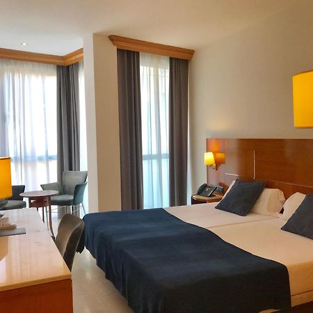 Hotel Calasanz Molins de Rei Extérieur photo